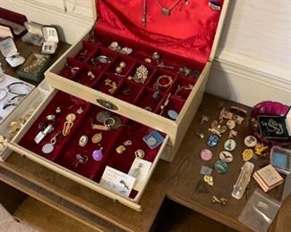 Vintage Jewelry 