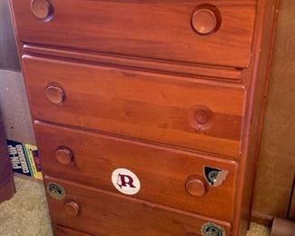 Chest of drawers 