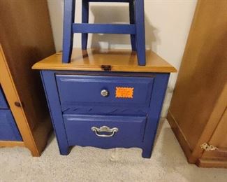 BROYHILL BANDED BEDROOM FURNITURE - NIGHT STAND - $35.00