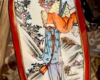 antique shard trinket boxes of various sizes.