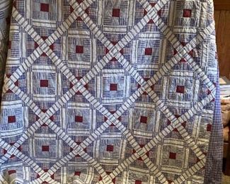 Hand-quilted quilt 