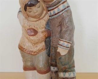 Lladro Couple From The Arctic 2038 Porcelain Figurine