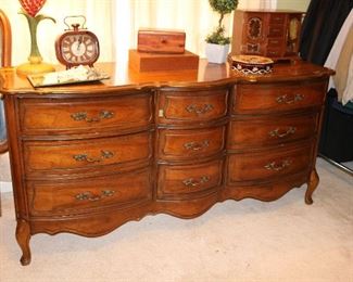 Dresser w/ Mirror