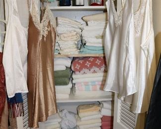 Linens, Towels & Tablecloths