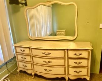 French Provincial Style Bedroom Furniture