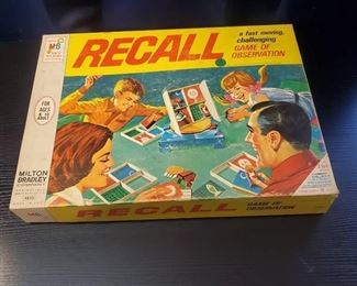 Recall Board Game Milton Bradley - Complete