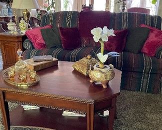 Nice coffee table w/inlaid top