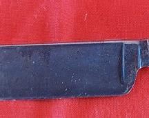 DETAIL VIEW OF RAZOR 