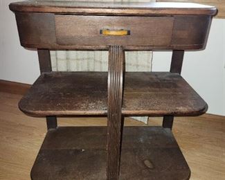 Vintage end table/nightstand