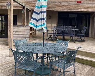 Cast aluminum table with four chairs
