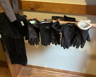 Several pair of ladies gloves in excellent condition
