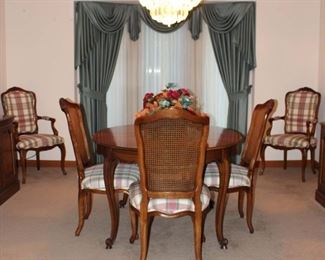 Kindel Dining Set Table, with 3 Leafs and 6 Chairs