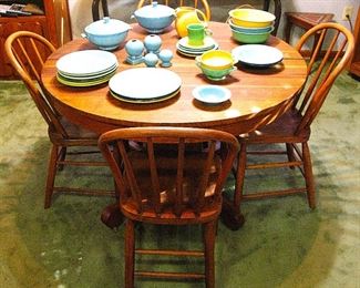Antique Solid Wood Round Table with 4 Matching Chairs - Excellent condition perfect for farmhouse decor!