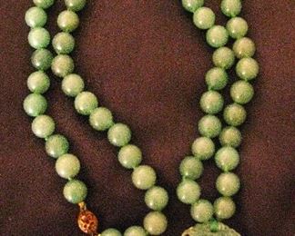  jadeite Bead Carved Necklace
