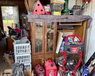 Troy-Bilt 2800 PSI Pressure Washer, Gas Cans, Garden Implements, Leaf Blower 