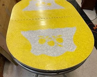 Vintage/Retro Table