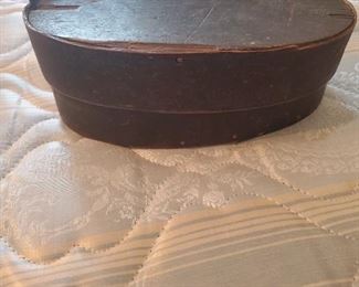 Victorian oval wood container approx 6" x 3"