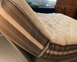 Serta Full/ Double Adjustable Base
BASE ONLY! No mattress
Good working condition 
Only headboard inclines.
Must be able to move and load yourself