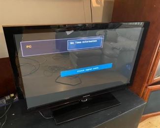 Samsung 42” TV
NOT A SMART TV
Must be able to move and load yourself.