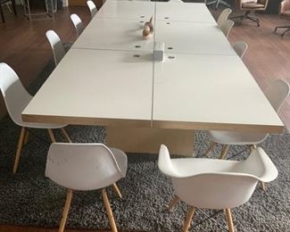 phonto ConferenceTable