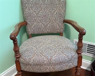 Beautiful Arm Accent Chair 