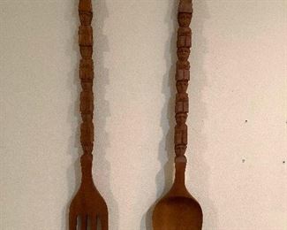 MLC009 Large Carved Wooden Spoon & Fork Wall Hangings 