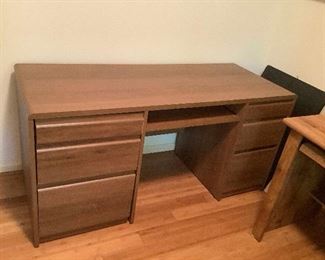 MLC110 Pressed Wood Desk
