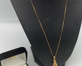 MLC403-Black Pearl & 14k Gold Pendant & Necklace