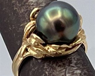 MLC426- 14k Gold And Black Pearl Ring