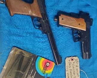 2 bb pistols Daisy, Crosman