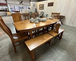Amish Colebrook Dining Set