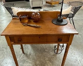 Antique Spindle Leg Console Table, Vintage Desk Lamp