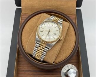 Vintage 1971 Rolex Oyster Perpetual Datejust watch in Ceymodir watch winder box