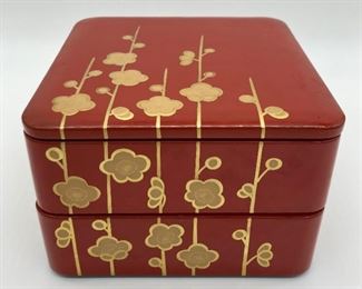 Vintage Japanese lacquerware lidded box