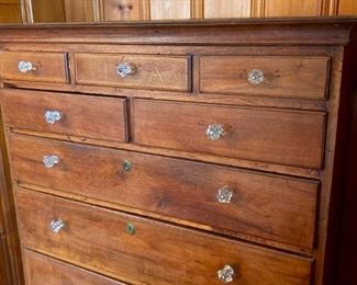 Antique 1800s chest of drawers