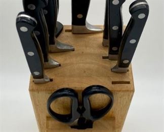 Harris Teeter knife set with block