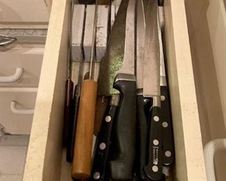 Assorted cutlery