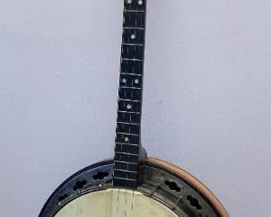 Vintage Maybell banjo