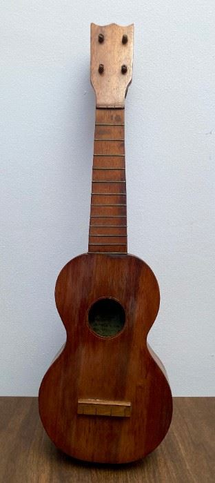Vintage Kao wood ukulele with case
