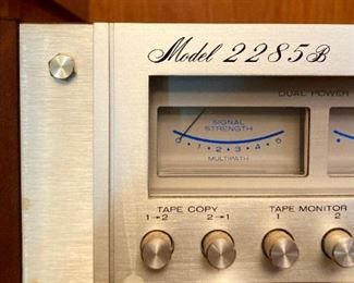 Vintage Marantz Stereophonic Receiver model 2285B