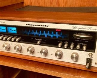 Vintage Marantz Stereophonic Receiver model 2250