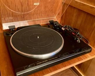 Vintage Pioneer full automatic stereo turntable