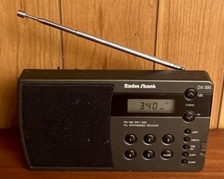Vintage Radio Shack AM/FM radio DX-395