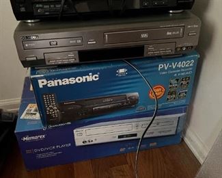 VCRs DVD players Combos