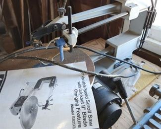 Variable Speed Scroll saw