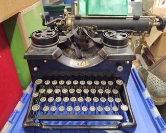 Antique Royal Typewriter Works