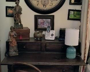 Very nice tapered leg desk