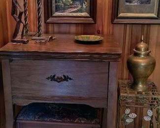 Sewing machine cabinet - no machine 