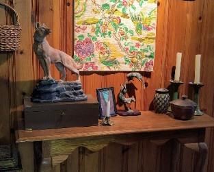 Very nice sofa table