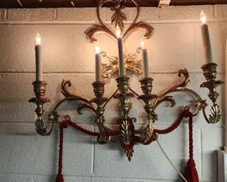 Very nice lighted sconce 